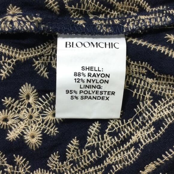 BLOOMCHIC 14-16 1X Plus Navy Blue Rayon Embroidered Boho Blouse Topo NWT b138 - Picture 8 of 8